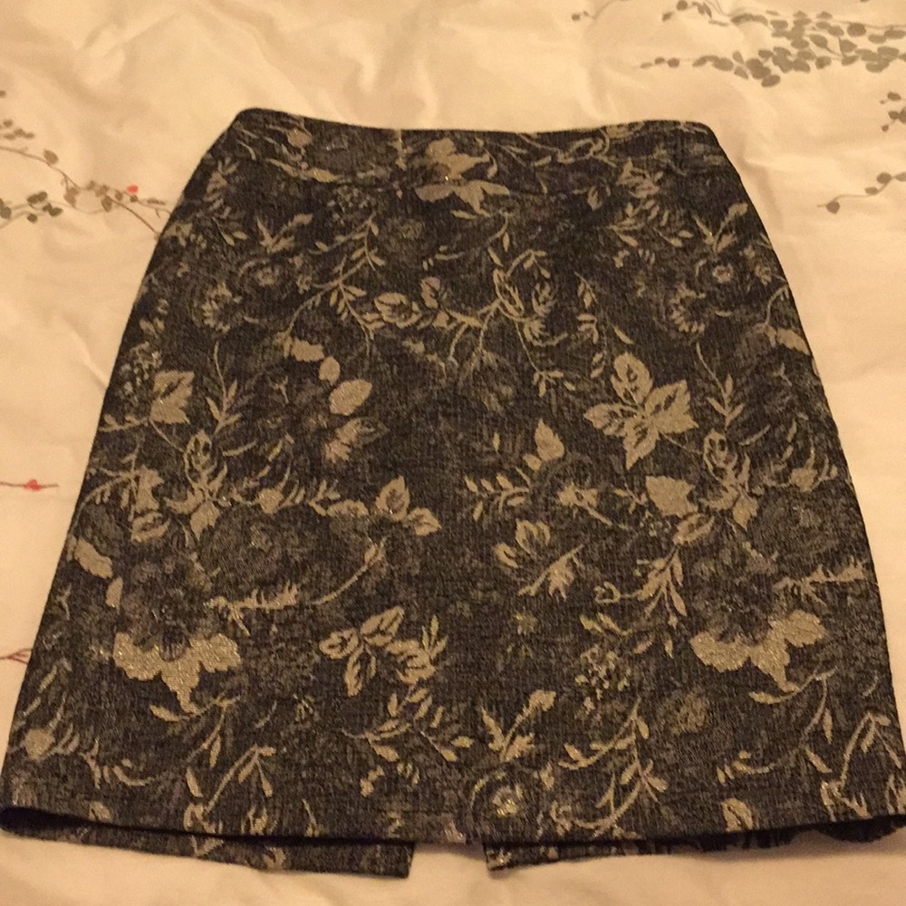 Ann Taylor dressy pencil skirt Size 6